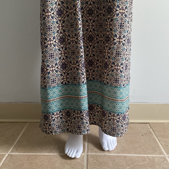 Forever 21 Maxi Dress - Picture 2 of 8